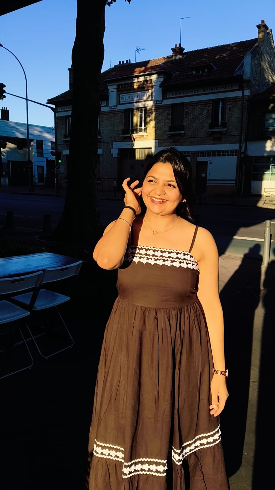 Dia — Golden-hour glow looks especially lovely on Dia.